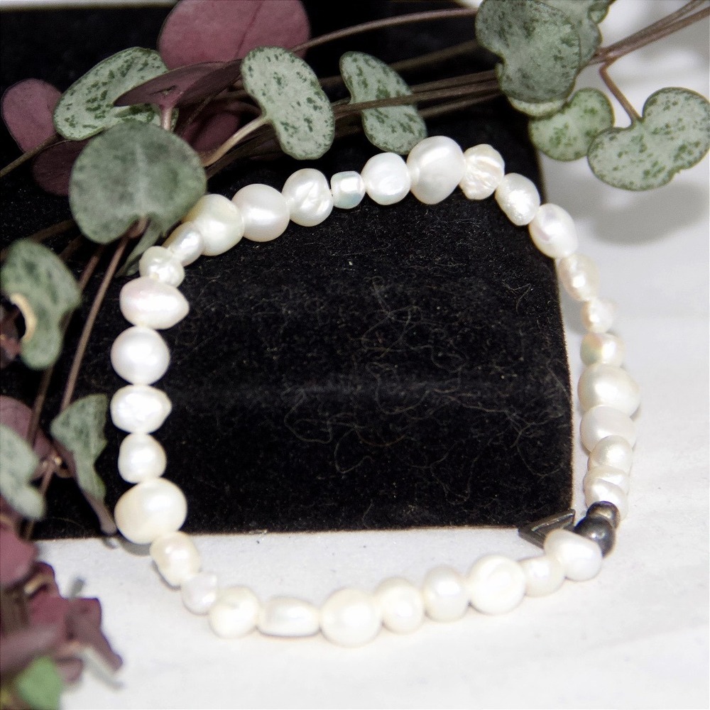 Silpada Sterling Silver White Freshwater Pearl Stretch Bracelet Charm 925‎